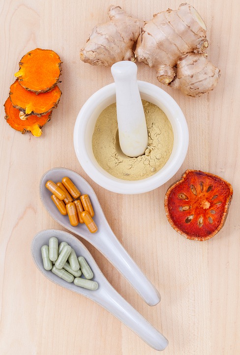 complément alimentaire naturels, se soigner naturellement, se soigner grâce à la naturopathie, phytothérapie, aromathérapie, gemmothérapie, probiotiques, vitamine C, vitamine D, echinacée, extrait de pépins de pamplemousse, ginseng, bourgeon de cassis